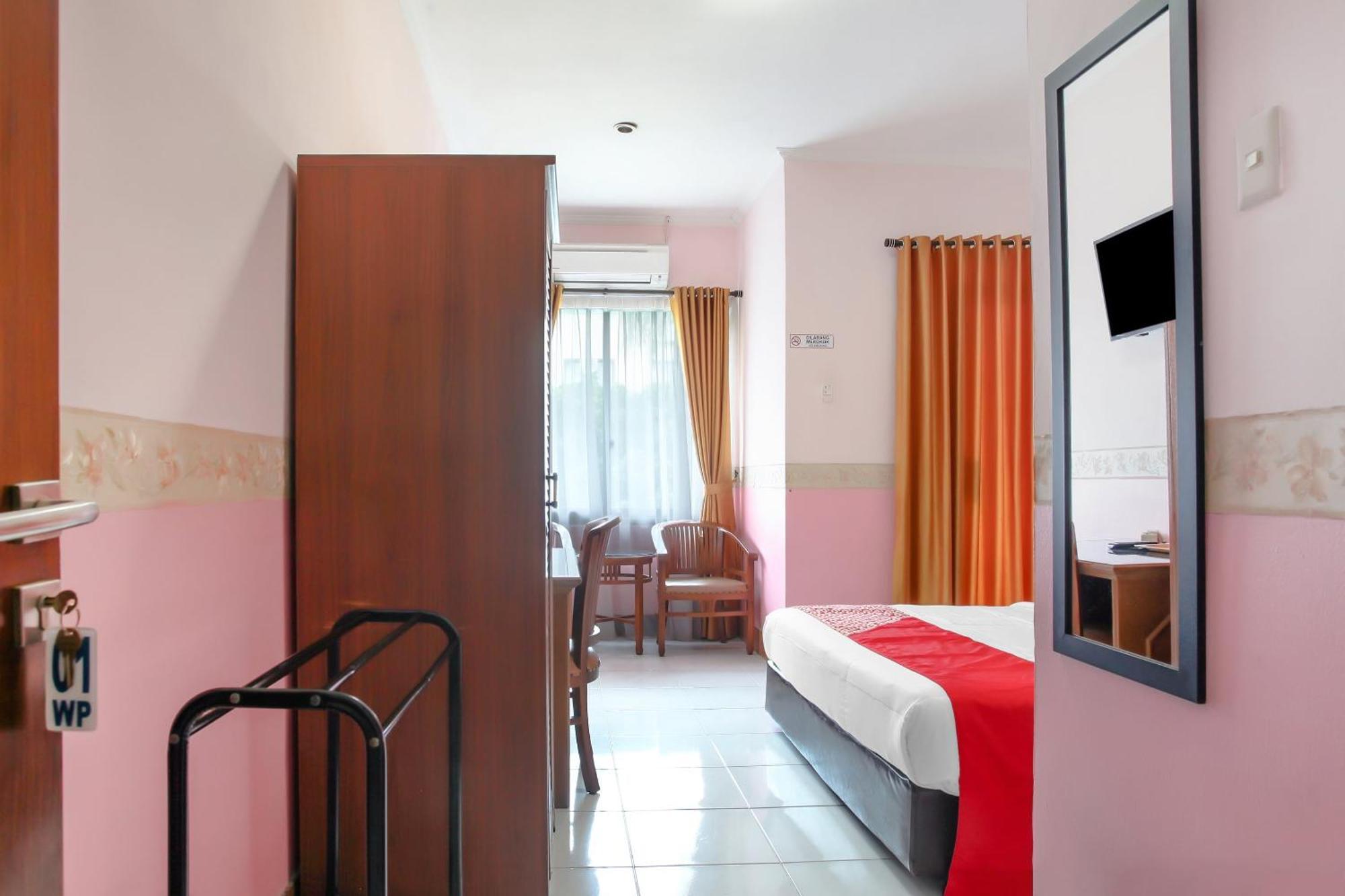 Oyo Life 90091 Wisma Pakuan Syariah Bogor Buitenkant foto