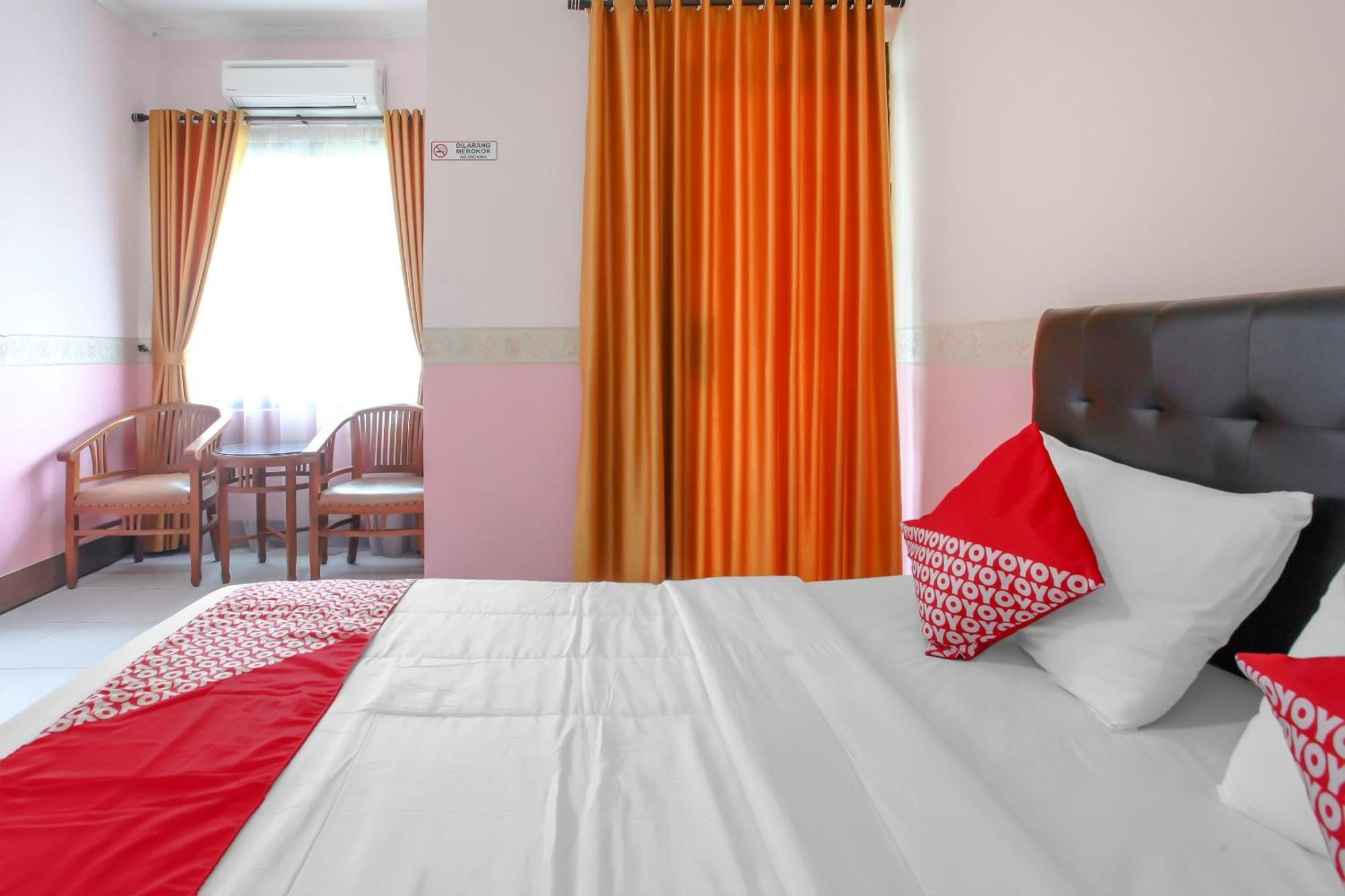 Oyo Life 90091 Wisma Pakuan Syariah Bogor Buitenkant foto