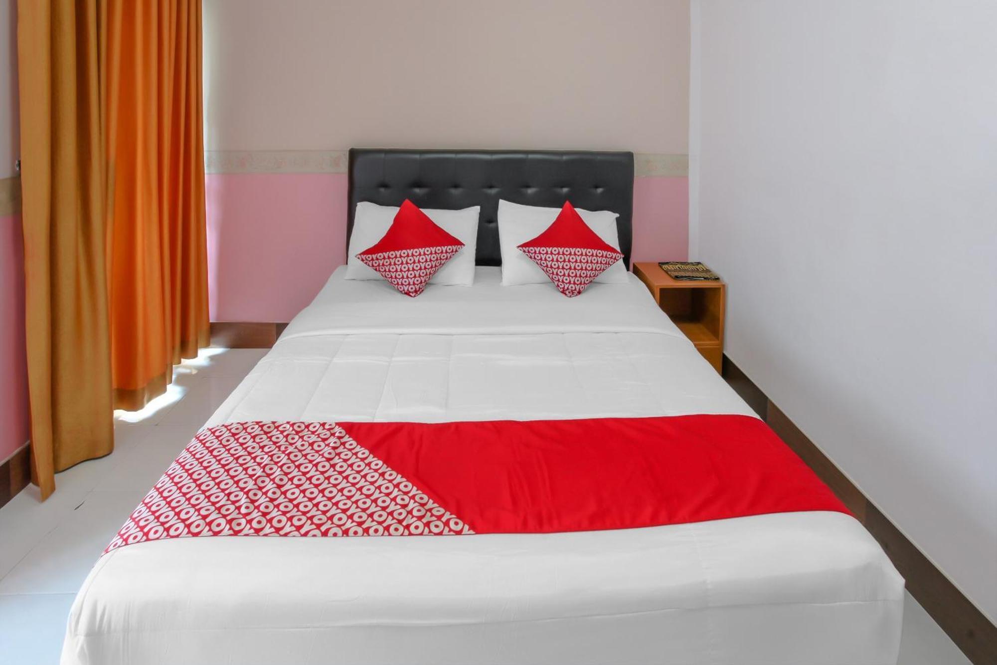 Oyo Life 90091 Wisma Pakuan Syariah Bogor Buitenkant foto