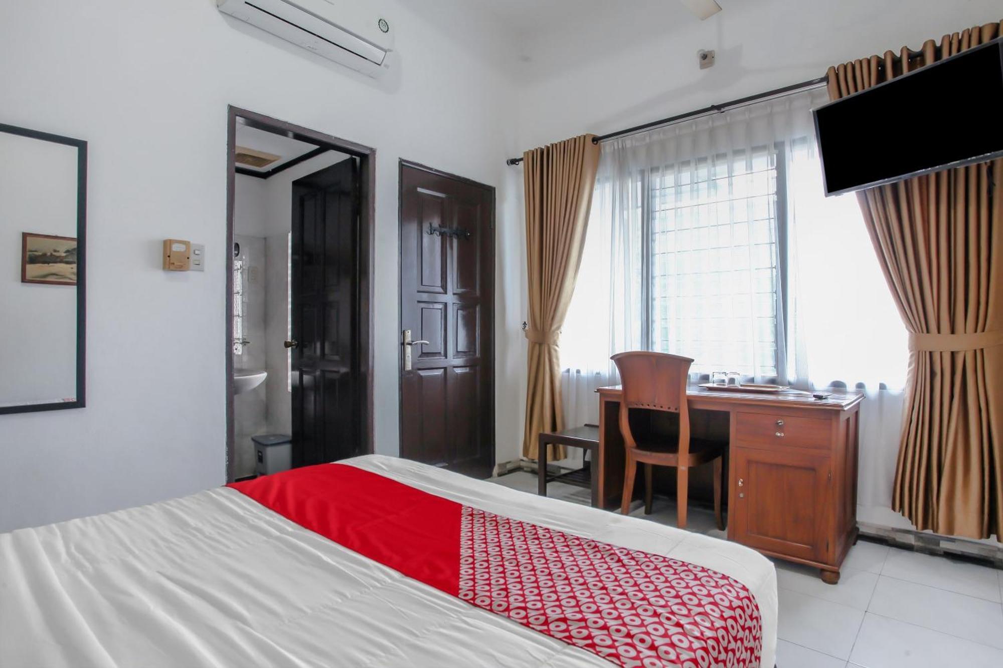 Oyo Life 90091 Wisma Pakuan Syariah Bogor Buitenkant foto